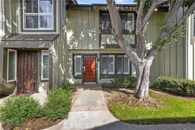 9833 Karmont, South Gate, CA 90280 - #1