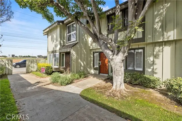 9833 Karmont, South Gate, CA 90280 - #2