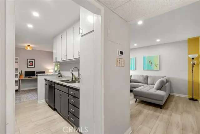 18307 Burbank  #5, Tarzana, CA 91356 - #3