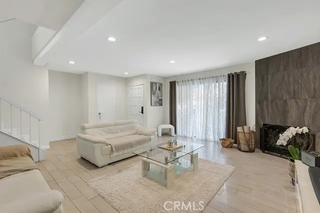 10011 Topanga Canyon, Chatsworth, CA 91311 - #3