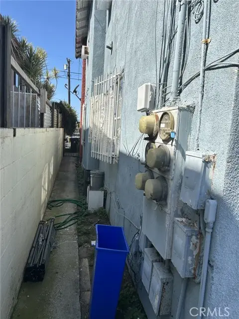 4512 Wesley Avenue, Los Angeles, CA 90037 - #3