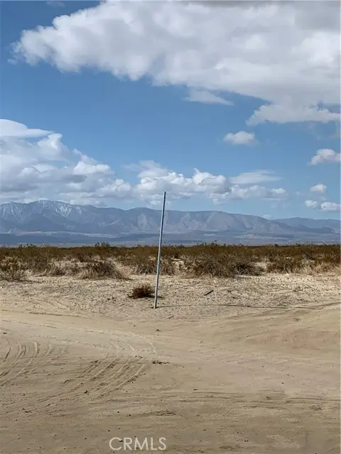 200 Avenue R, Palmdale, CA 93591