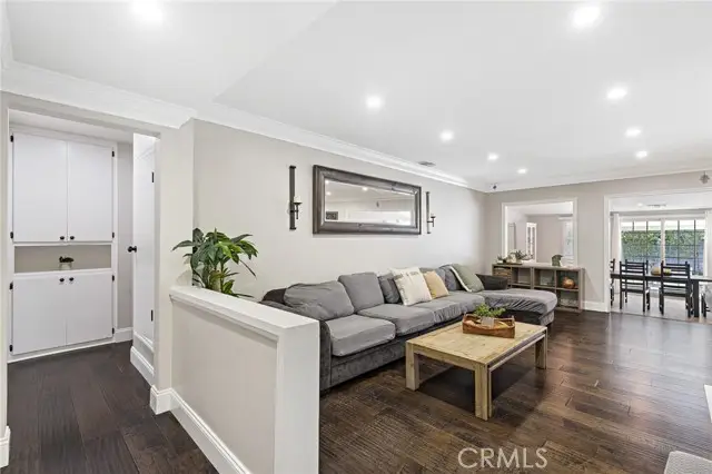 19438 Calvert Street, Tarzana, CA 91335 - #2