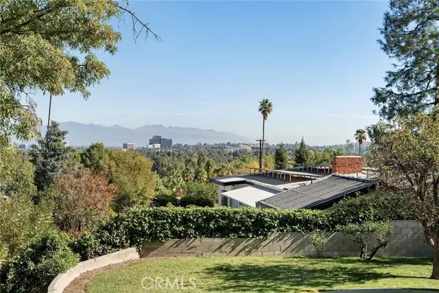 5618 Wilhelmina Avenue, Woodland Hills, CA 91367 - #3