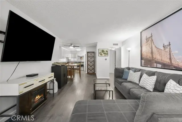 18555 Collins Street  #C18, Tarzana, CA 91356 - #1