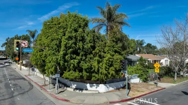 11667 Burbank, North Hollywood, CA 91601 - #2