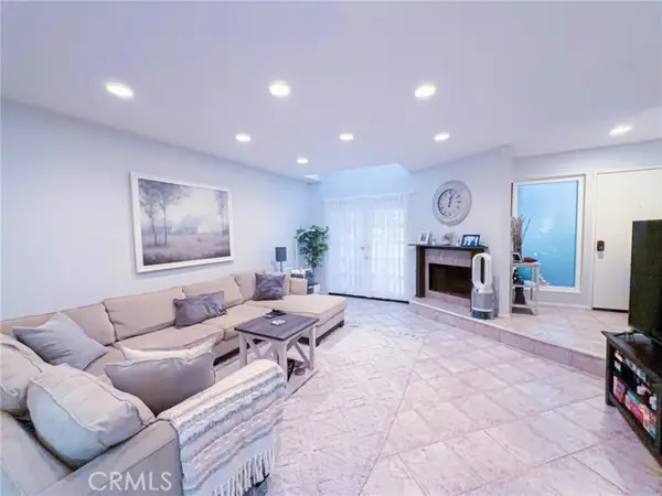 7904 Topanga Canyon Blvd  #3, Canoga Park, CA 91304