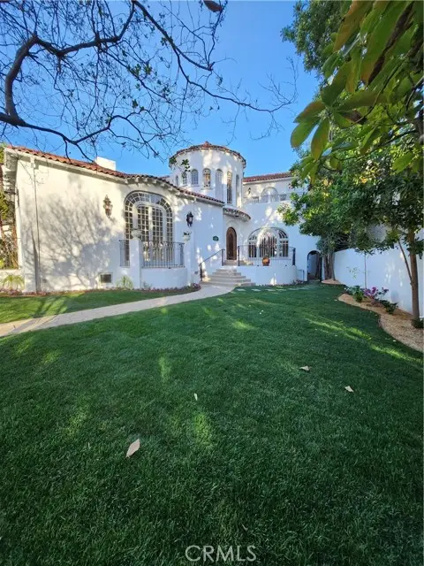 2232 New Hampshire Street, Los Angeles, CA 90027