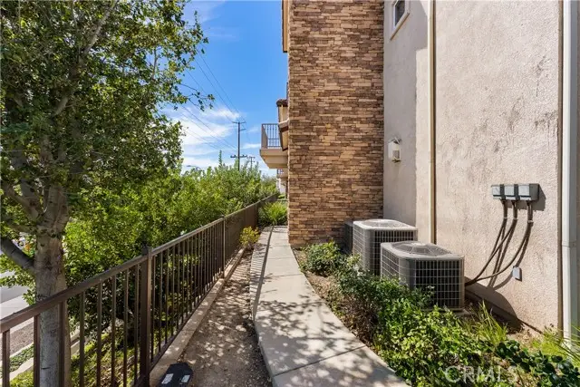 27968 Avalon, Canyon Country, CA 91351 - #3