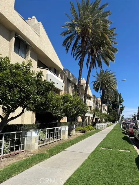 19009 Sherman  #16, Reseda, CA 91335 - #1