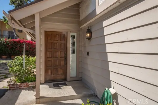 18319 Collins, Tarzana, CA 91356