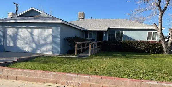 1015 Avenue J7, Lancaster, CA 93534