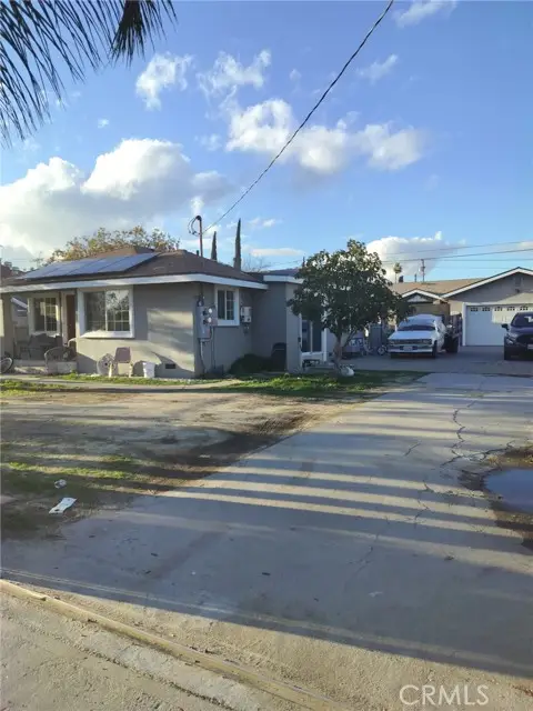 11823 Blythe, North Hollywood, CA 91605