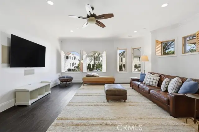 143 Arnaz Drive  #105, Beverly Hills, CA 90211 - #2