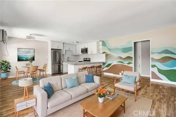 6520 Shirley Avenue  #14, Reseda, CA 91335