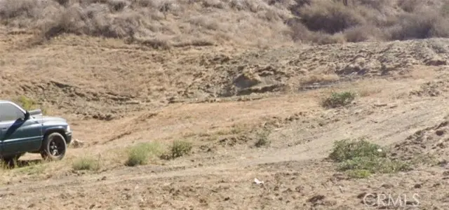 1 Garfield Street, Castaic, CA 91384 - #2