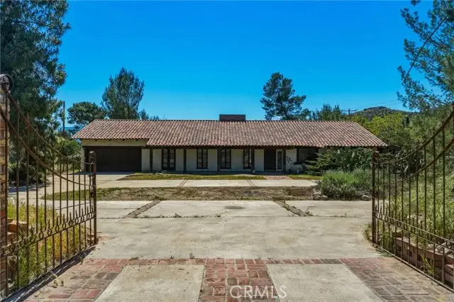 11560 Darling Road, Santa Clarita, CA 91390 - #1