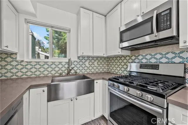 22117 Burbank  #5, Woodland Hills, CA 91367 - #1