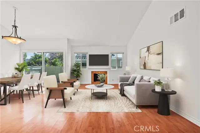 22117 Burbank  #5, Woodland Hills, CA 91367 - #2