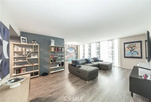 7260 Hillside Avenue  #207, Los Angeles, CA 90046 - #2