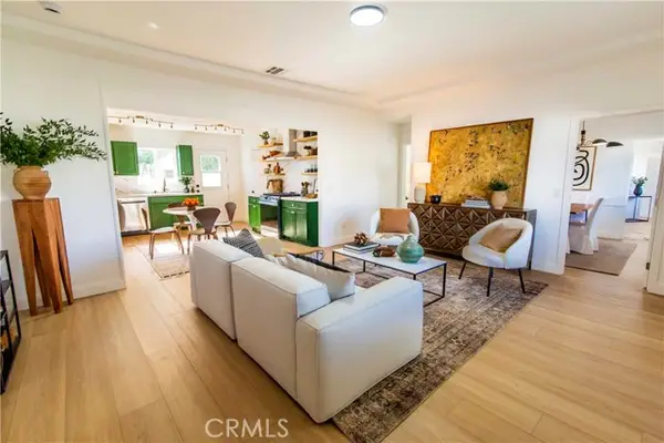 10816 Calvert, North Hollywood, CA 91606