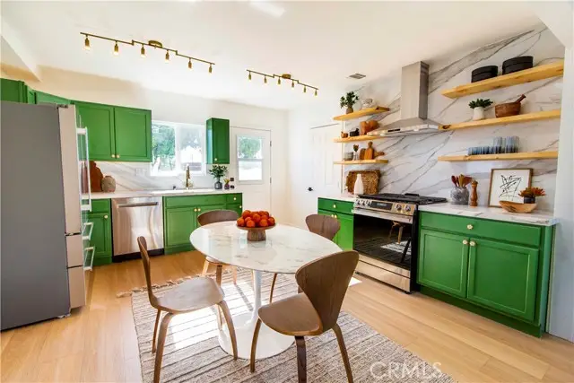 10816 Calvert, North Hollywood, CA 91606 - #2