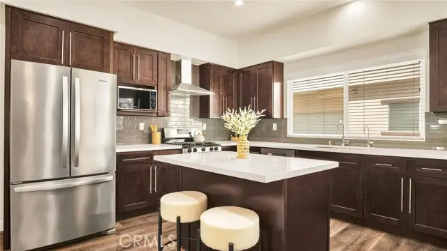 9237 Wakefield Avenue  #11, Panorama City, CA 91402 - #2