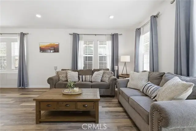 27471 Poppy Court, Saugus, CA 91350 - #3