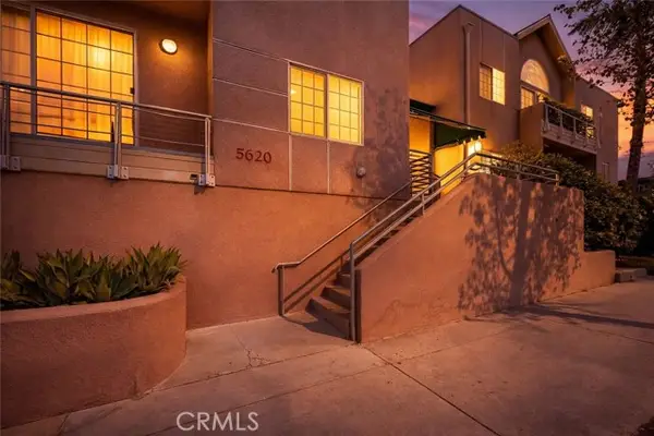 5620 Yolanda Avenue  #111, Tarzana, CA 91356