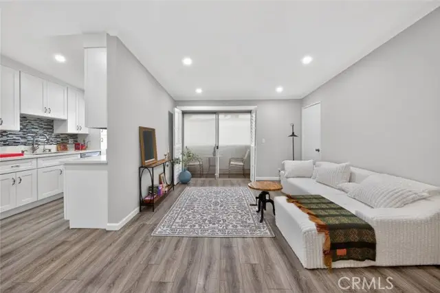 9950 Jordan Avenue  #10, Chatsworth, CA 91311 - #3