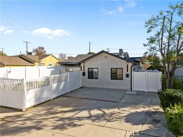 9846 Monogram Ave, Northridge, CA 91343 - #1
