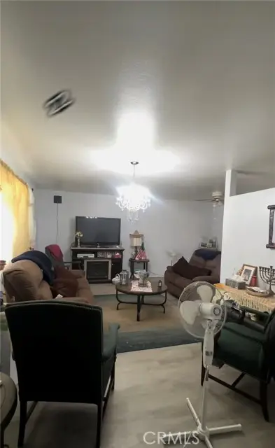 913 Cherry Hills Drive, Bakersfield, CA 93309 - #2
