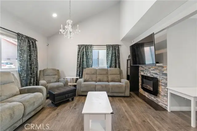 9946 Owensmouth, Chatsworth, CA 91311 - #2