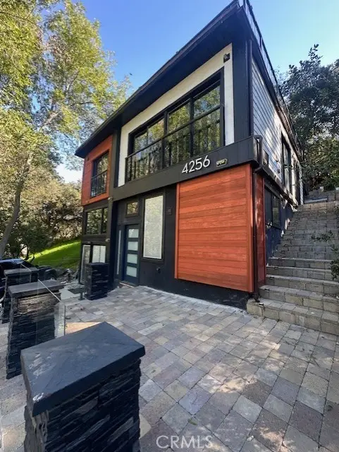 4256 Rosario Road, Woodland Hills, CA 91364
