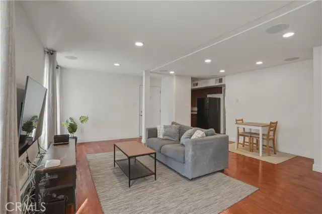 6151 Reseda Boulevard  #13, Tarzana, CA 91335 - #3