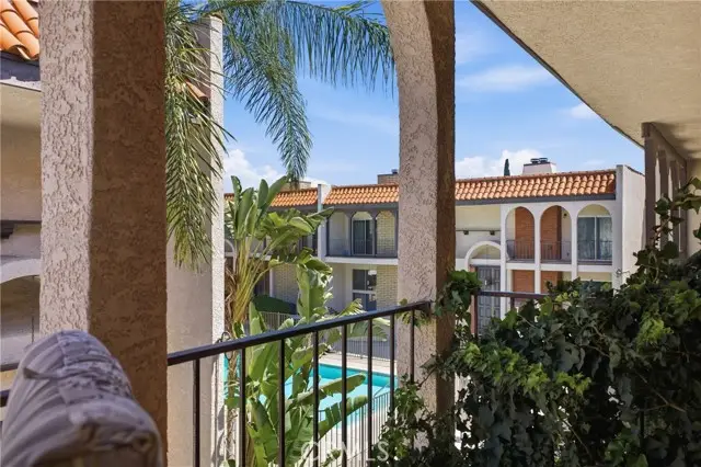 5477 Nestle Avenue  #11, Tarzana, CA 91356 - #1