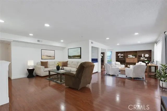 5343 Yarmouth Avenue  #201, Encino, CA 91316 - #3