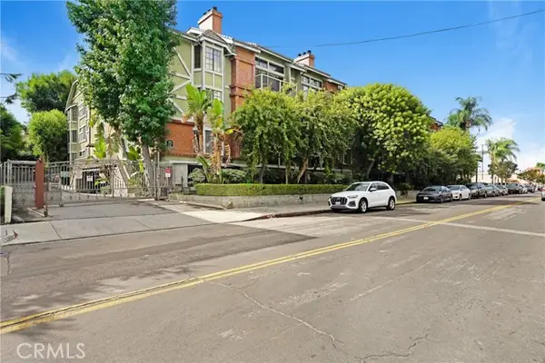 18324 Clark  #119, Tarzana, CA 91356