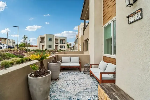 27230 Red Willow Court, Valencia, CA 91381 - #3