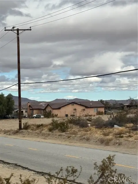 165 Avenue S8, Palmdale, CA 93591