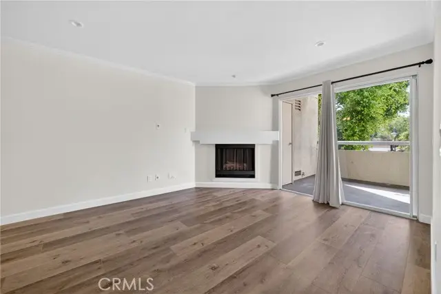 5520 Owensmouth Avenue  #103, Woodland Hills, CA 91367 - #2