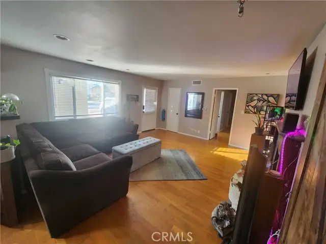 124 Hastings, San Buenaventura Ventura, CA 93003 - #3