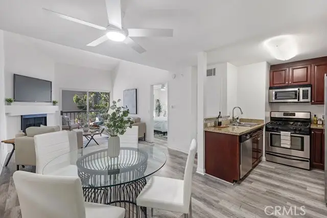 21500 Burbank  #316, Woodland Hills, CA 91367 - #2