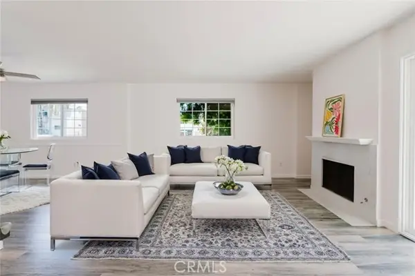 18643 Burbank  #7, Tarzana, CA 91356