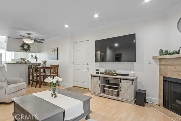 7035 Woodley Avenue  #203, Van Nuys, CA 91406