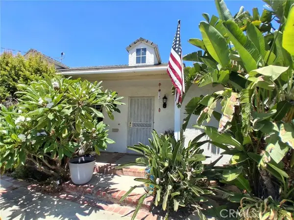 10918 Laurel Canyon, San Fernando, CA 91340