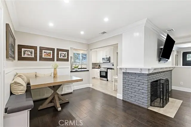 19438 Calvert Street, Tarzana, CA 91335 - #3