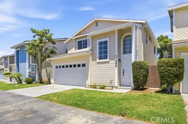 11560 Honeyglen Road, Pacoima, CA 91331 - #3