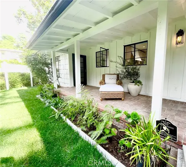 13606 Oak Canyon Avenue, Sherman Oaks, CA 91423