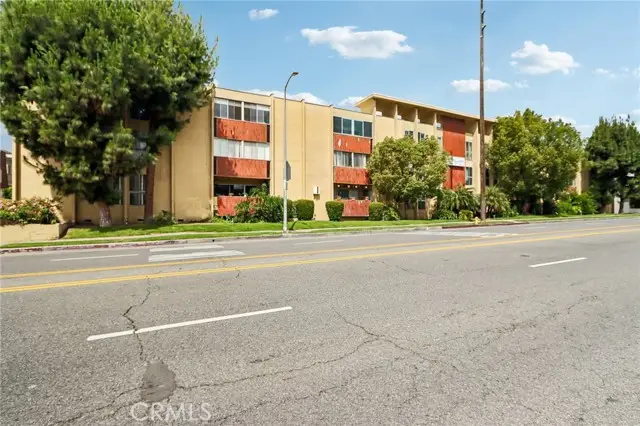 6225 Coldwater Canyon Avenue  #102, North Hollywood, CA 91606 - #2
